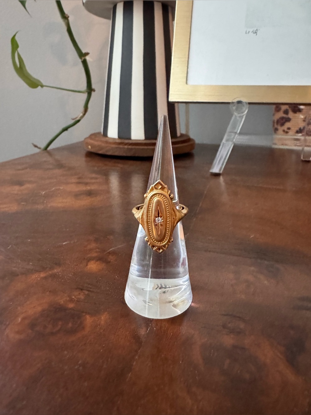 Vintage Avon gold tone cocktail ring
